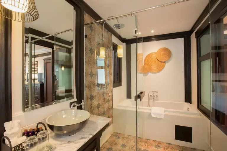 Luxury bathroom at Na Nirand Romantic Boutique Resort, Chiang Mai