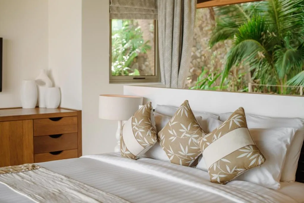 Luxury bedroom details at Home Baan Jakawan Koh Samui