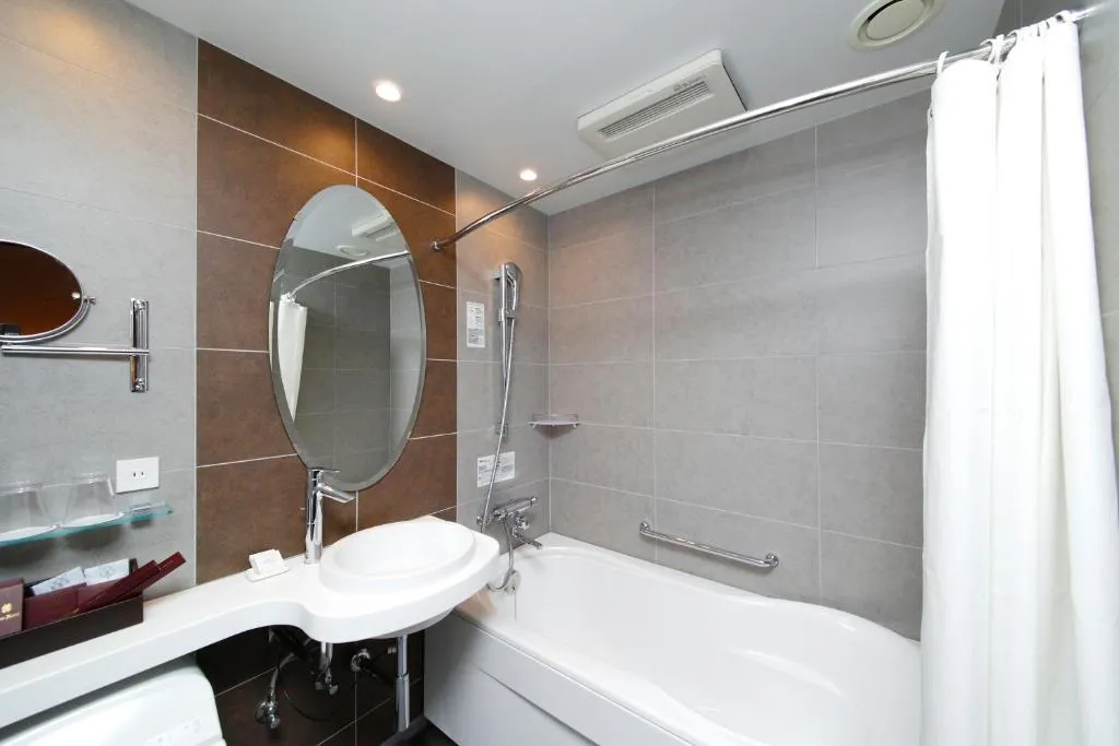 Modern bathroom in Nara Hotel