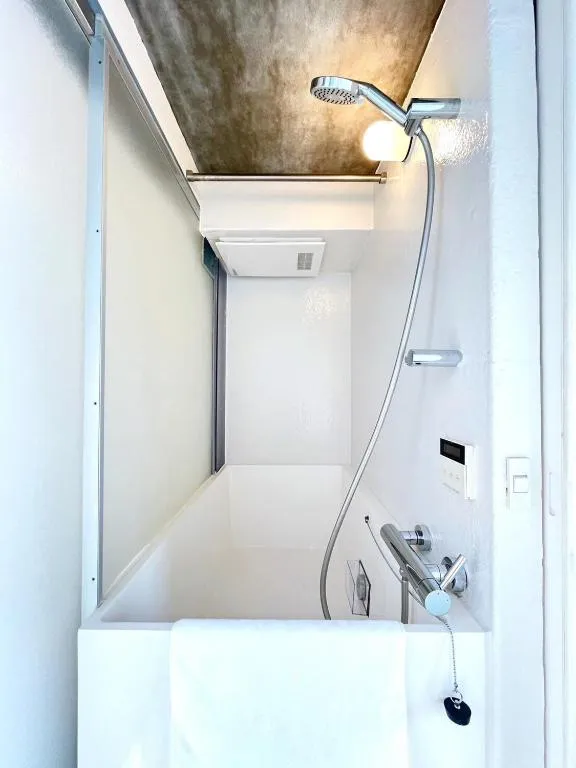 Natsumezaka Room2 NM2 Bathroom