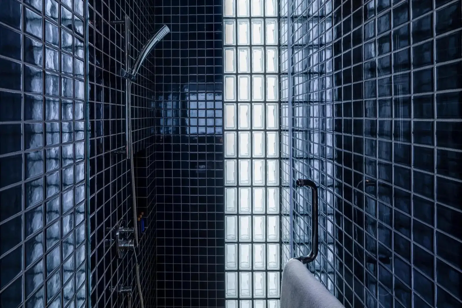 Duschbereich im Badezimmer im Navana Nature Escape
