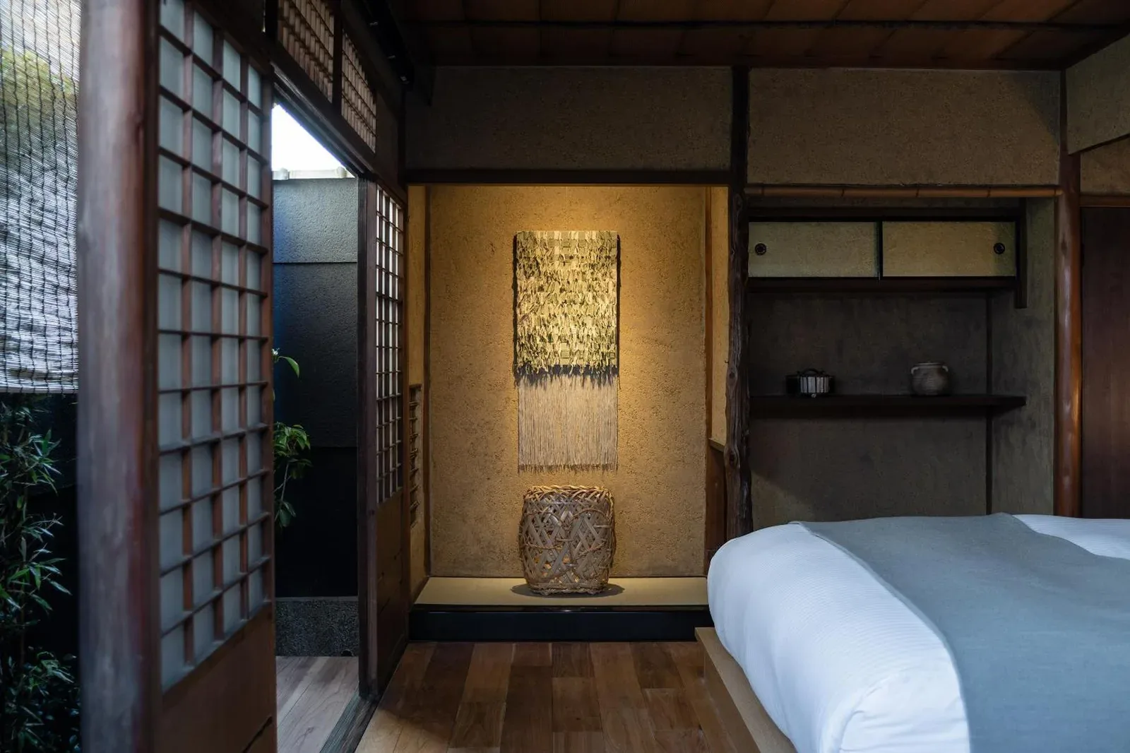 Décor de chambre de Nazuna Kyoto Gosho mettant en avant l'art