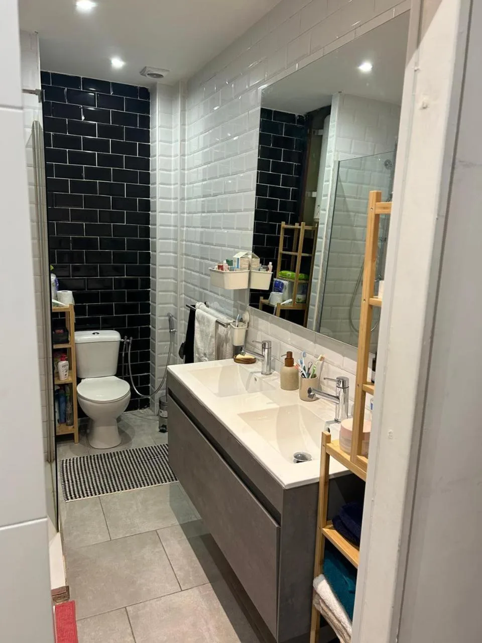 Badezimmer mit Dusche im New Central Nice Hotel