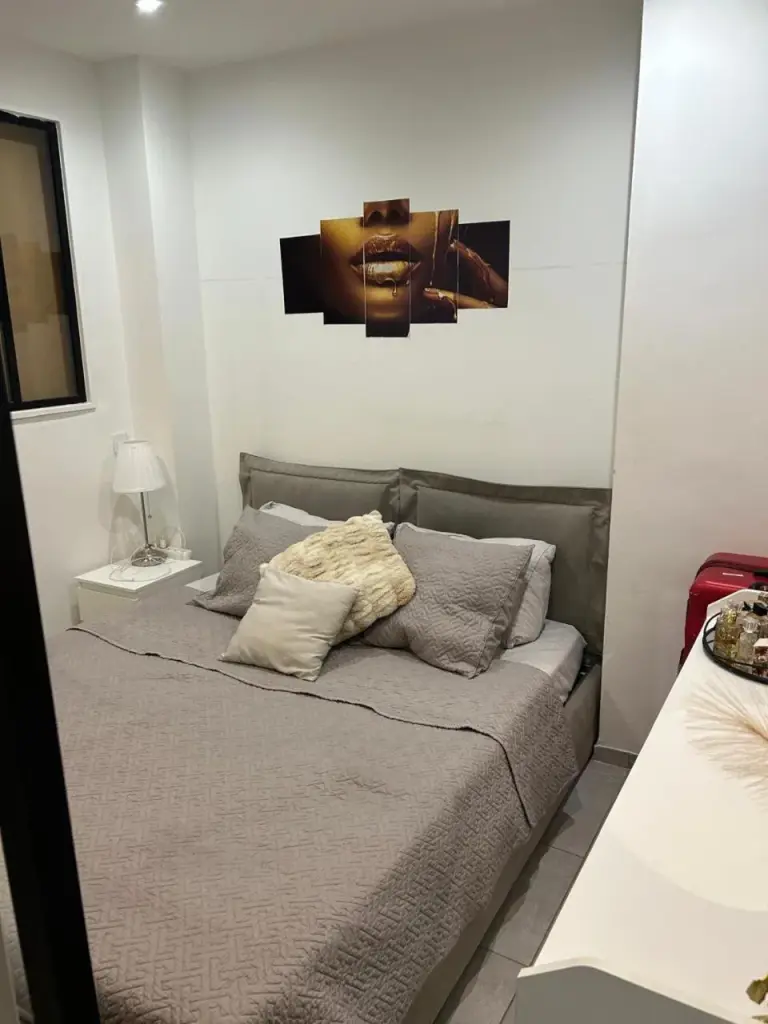 Stilvolles Schlafzimmer im New Central Nice Hotel