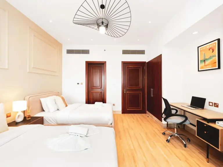 Cozy guest room with desk at New Fairmont Residence, Palm Jumeirah, Dubai