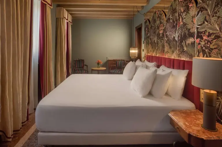 Suite acogedora con zona de estar en NH Collection Grand Hotel Palazzo Dei Dogi en Venecia