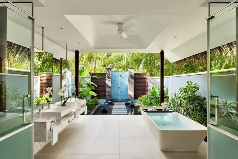 Luxuriöses Spa-Badezimmer im Niyama Private Islands Maldives