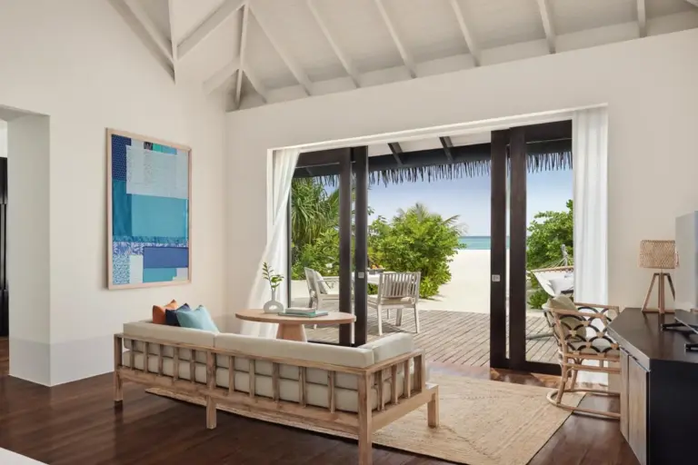 Gemütlicher Wohnbereich im Noku Maldives, Vignette Collection by IHG