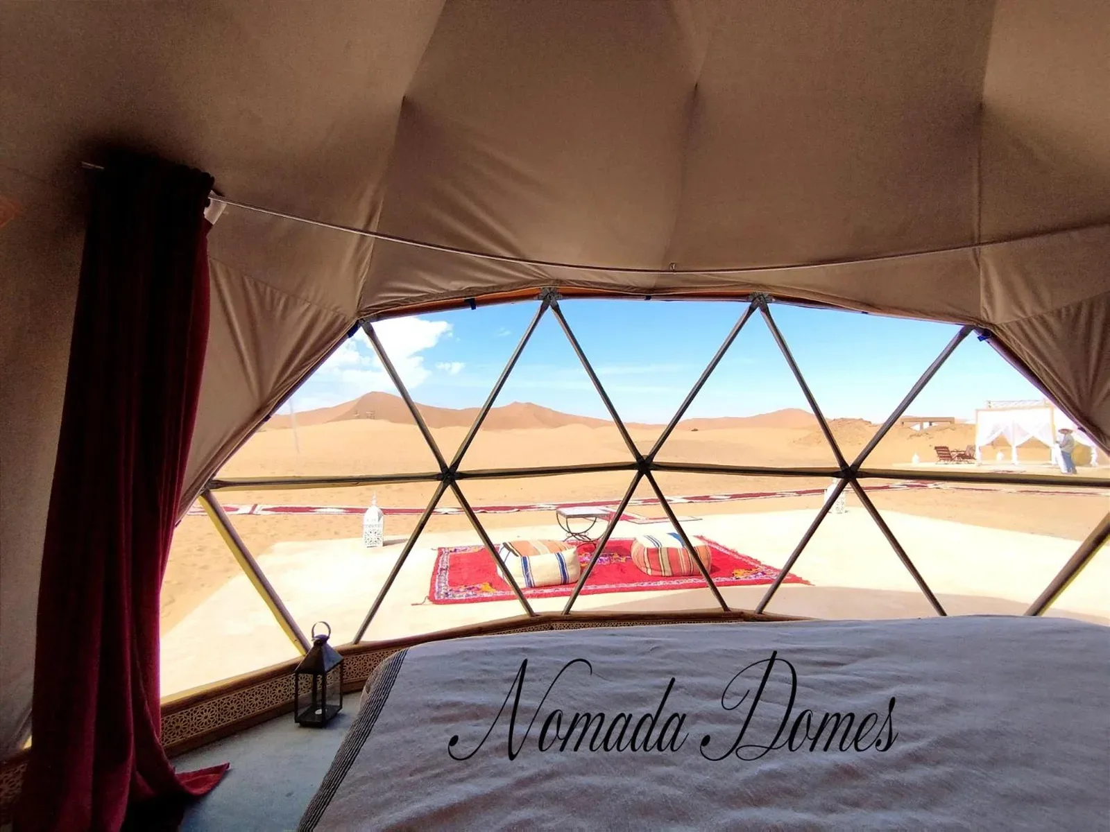 Wüstenblick vom Nomada Domes Camp
