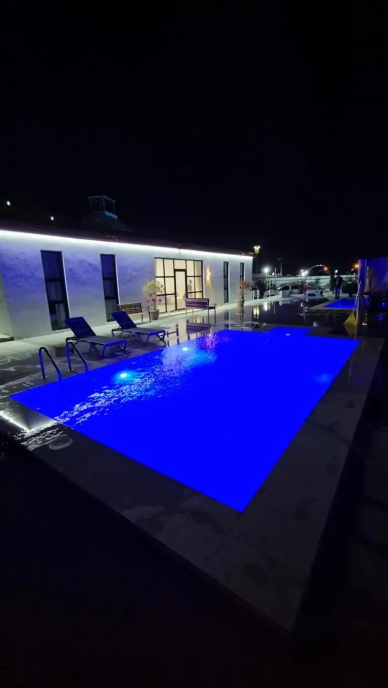 Noor-Hatta Deluxe Villa Farmhouse night pool lighting