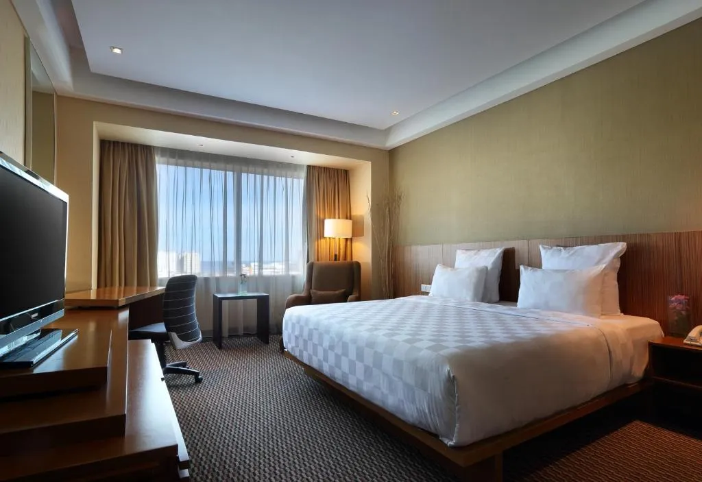 Une autre vue de la chambre king au Novotel Balikpapan