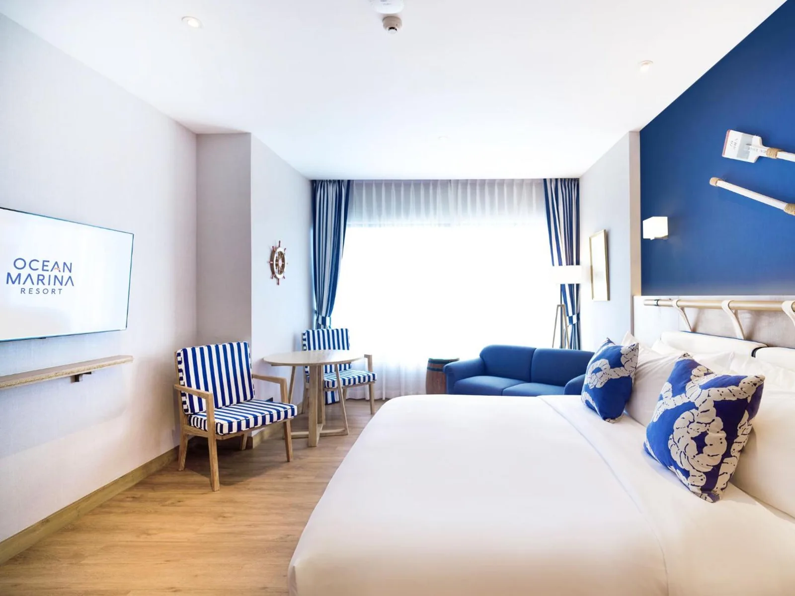 Ocean Marina Resort Pattaya deluxe room interior