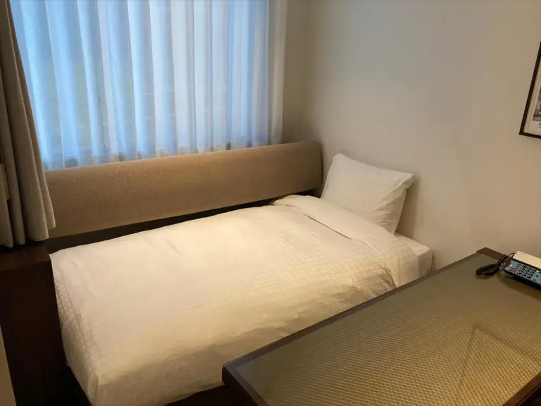 Okinawa EXES Naha single bed setup