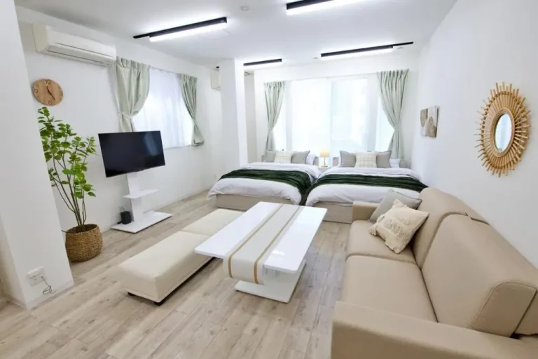 Área de estar en una habitación del hotel Oliver 501 en Tokio