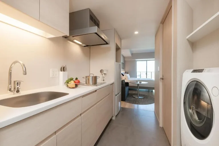 Kitchen area in guest room of OMO5 Yokohama Bashamichi by Hoshino Resorts