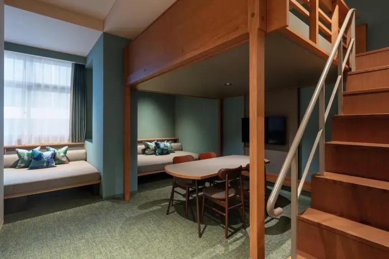 Habitación dúplex en OMO7 Yokohama by Hoshino Resorts