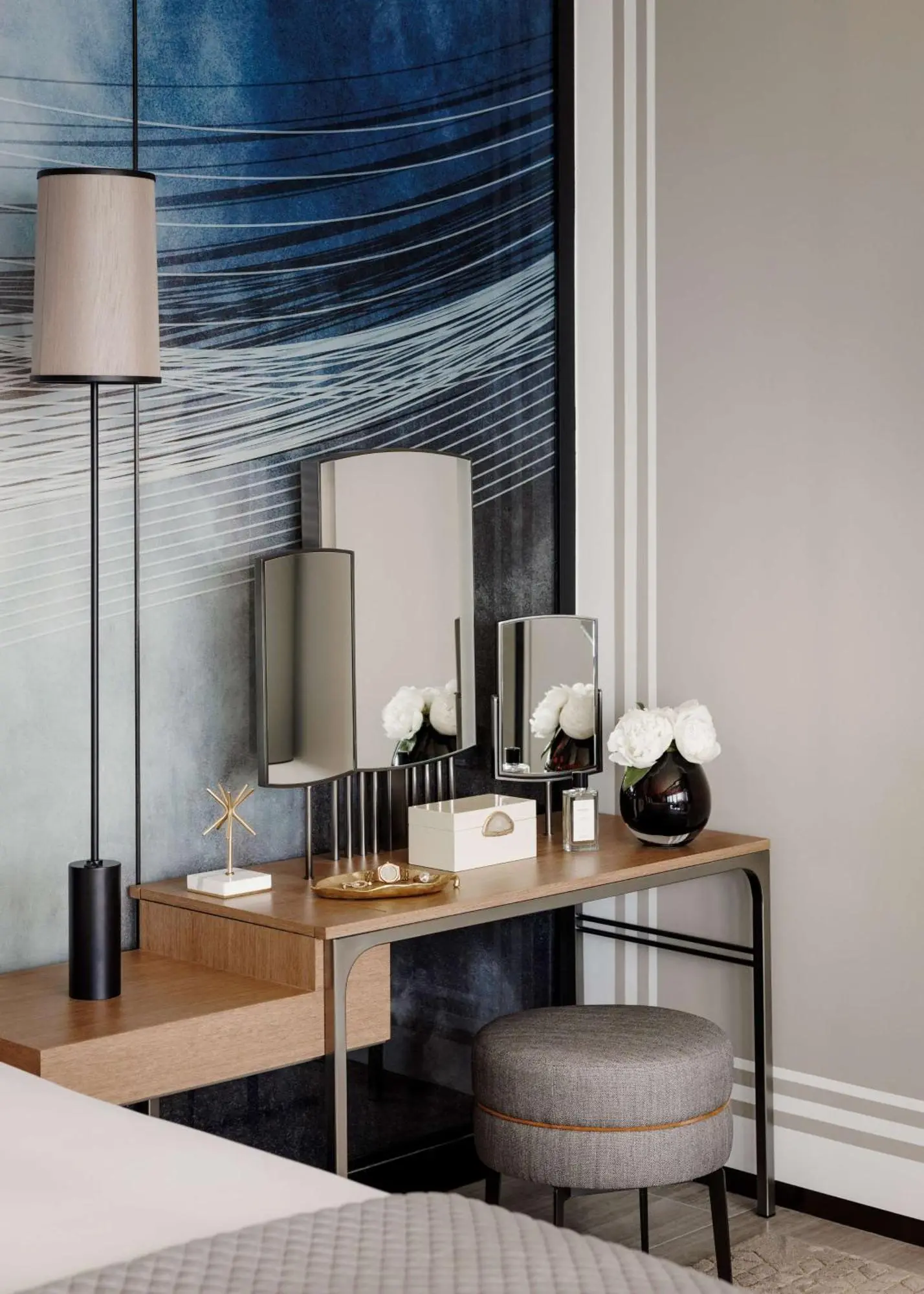 Schicker Arbeitsplatz in einem Gästezimmer im One&Only One Za'abeel