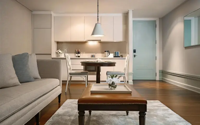 Oriental Residence Bangkok dining area with kitchenette
