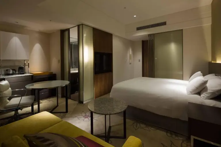 Osaka Marriott Miyako Hotel gemütlicher Schlafbereich