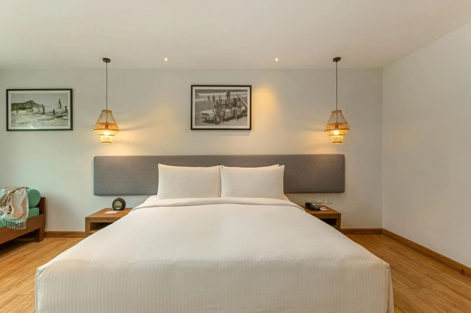 King-size bed in a guest room at OUTRIGGER Khao Lak Beach Resort in Khao Lak