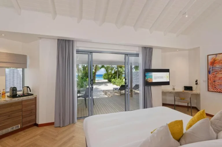 Chambre avec vue sur l'océan à Outrigger Maldives Maafushivaru Resort