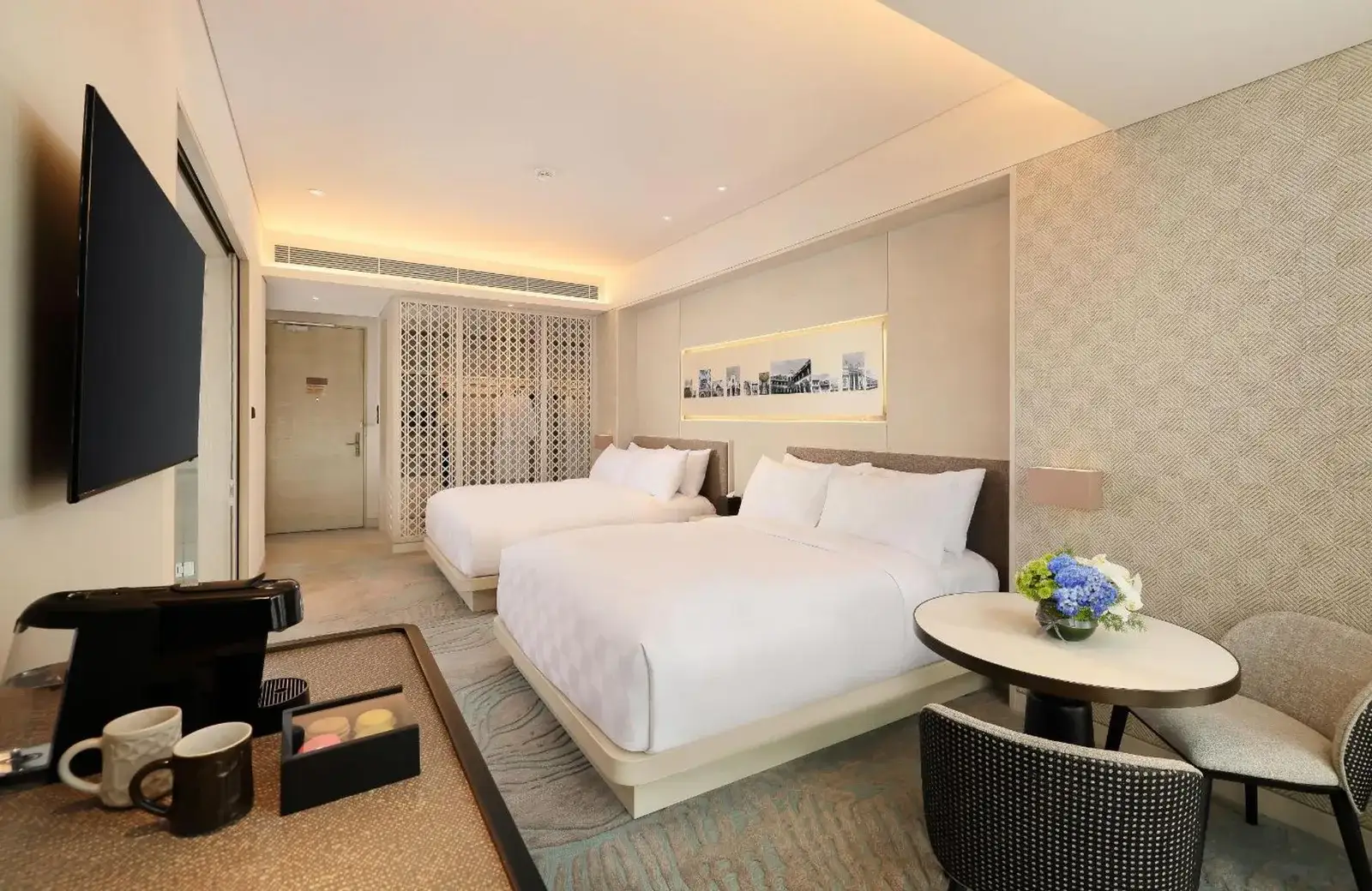 Padma Hotel Semarang twin guest room