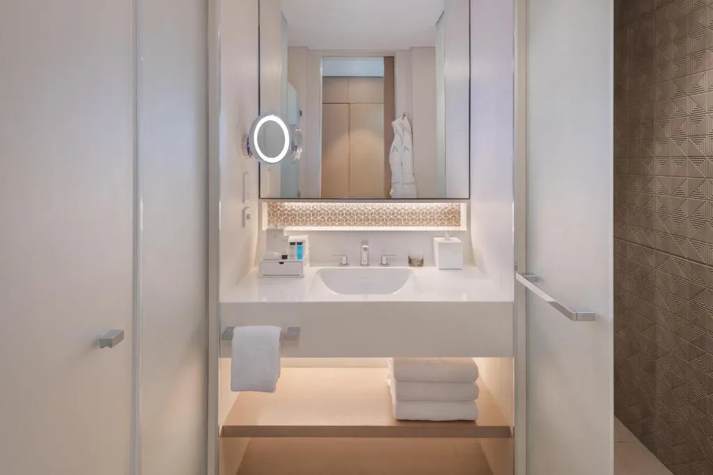 Modern bathroom at Palace Beach Resort Fujairah