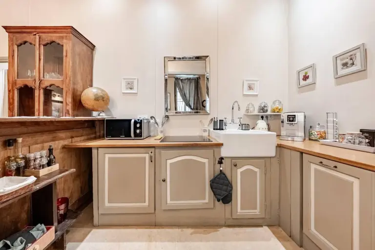 Fully equipped kitchen at Palais des Papes - Havre de Paix III in Avignon