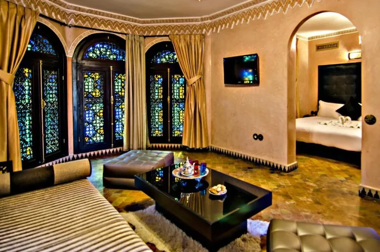 Palais Ommeyad Jacuzzi Suites & Spa suite lounge