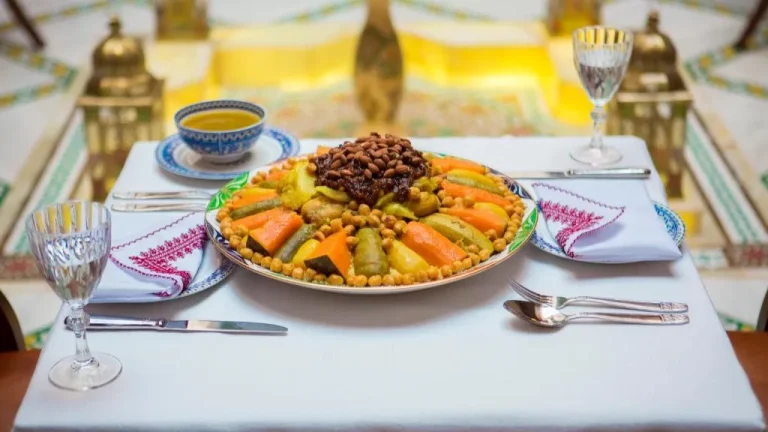 Leckeres Couscous-Gericht im Palais Zahia Hotel & Spa in Tanger
