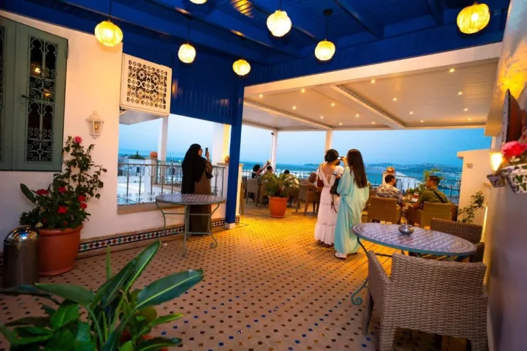 Essbereich im Freien im Palais Zahia Hotel & Spa in Tanger