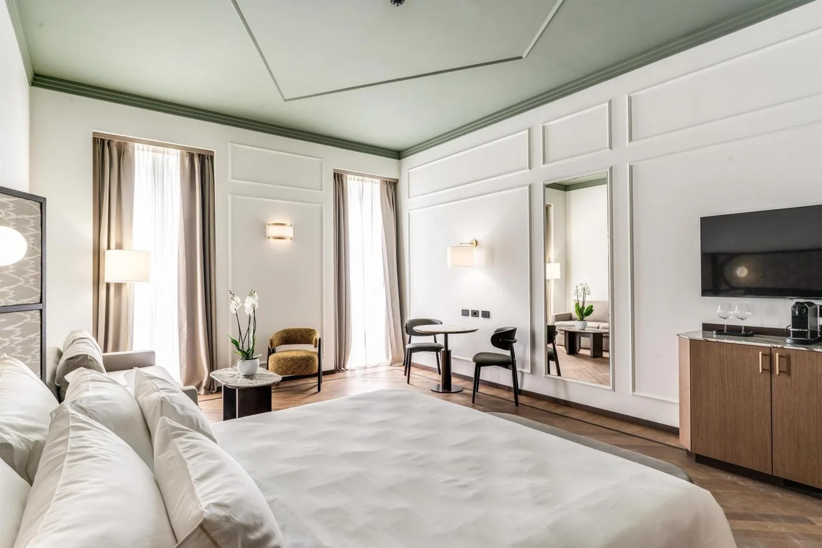 Habitación de huésped acogedora en Palazzo San Gottardo, hotel Radisson Collection