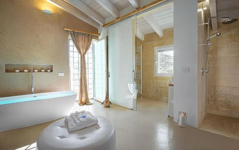 Baño espacioso en Palazzo Sant'Anna Lecce