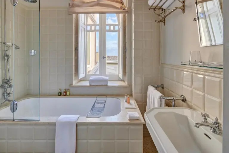 Baño Encantador en Palazzo Vecchio Taormina