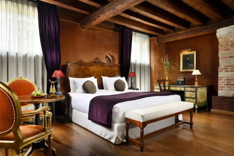 Una lujosa habitación en Palazzo Venart Luxury Hotel en Venecia