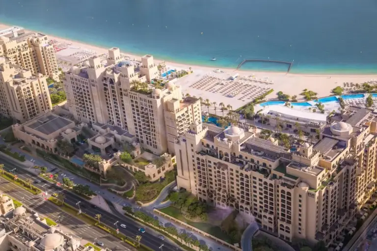 Vista general de Fairmont Residences cerca de Palm Jumeirah Beach, Dubai