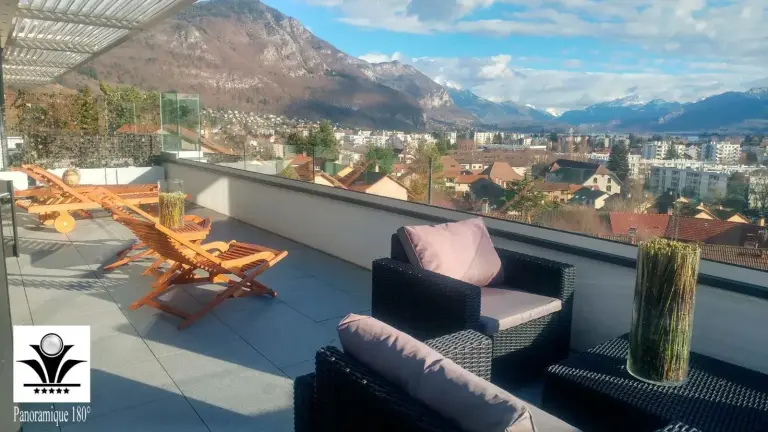 Panoramique 180 hotel in Annecy - outdoor seating