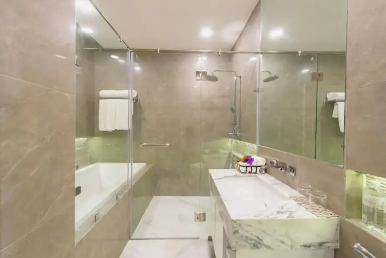 Baño lujoso en Parc Borough City Resort en Chiang Mai