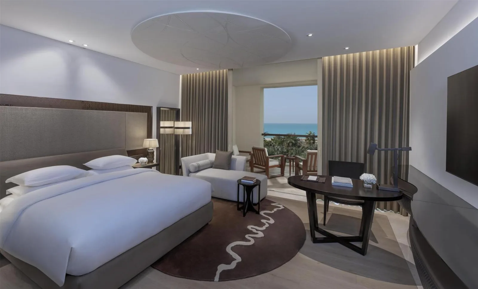 Premium-Gästezimmer im Park Hyatt Abu Dhabi Hotel and Villas