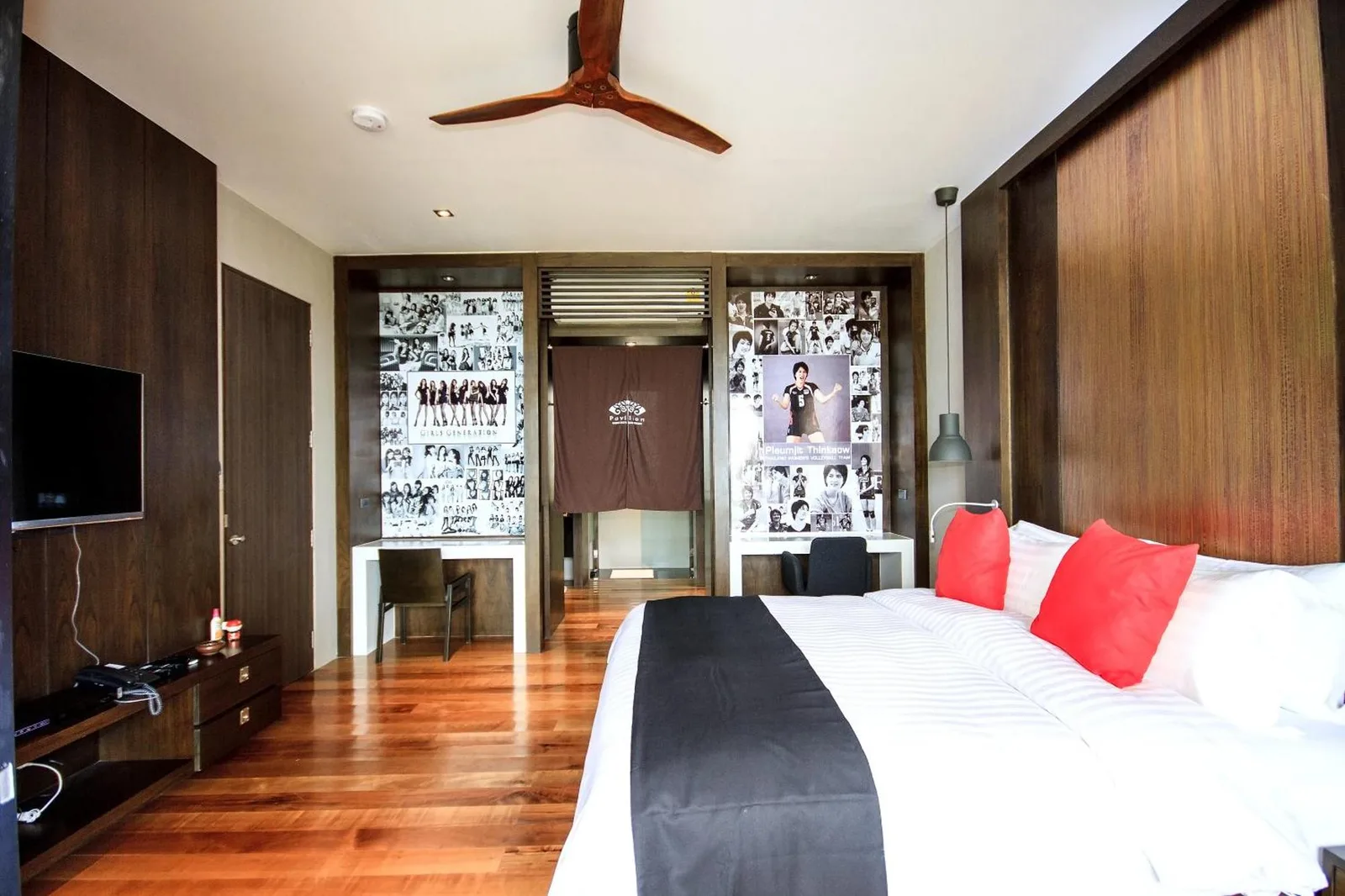 Schlafzimmerinterieur im Pavilion Pool Residence Samui