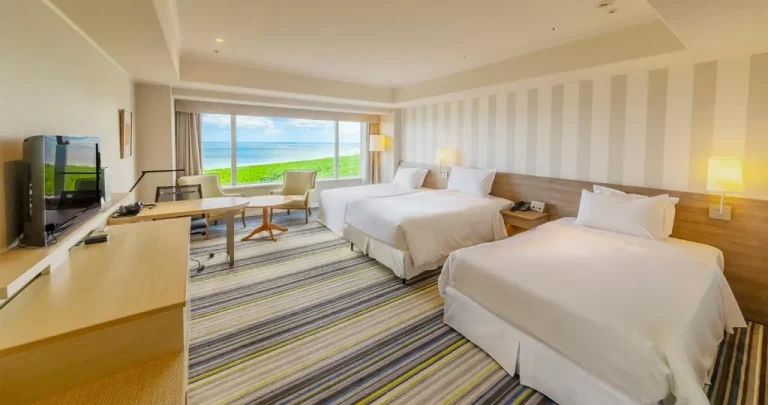 Phoenix Seagaia Ocean Tower geräumiges Gästezimmer mit Ozeanblick