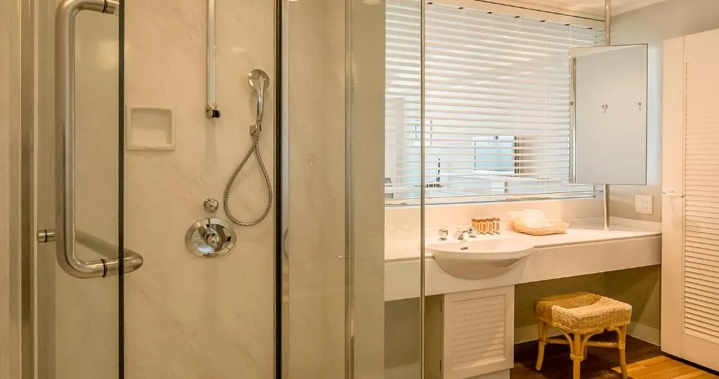 Phoenix Seagaia Ocean Tower stilvoller Duschraum