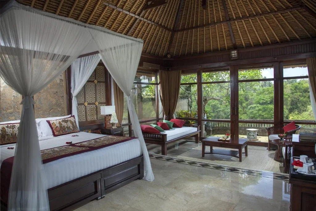 Cozy deluxe suite at Pita Maha Resort & Spa in Ubud
