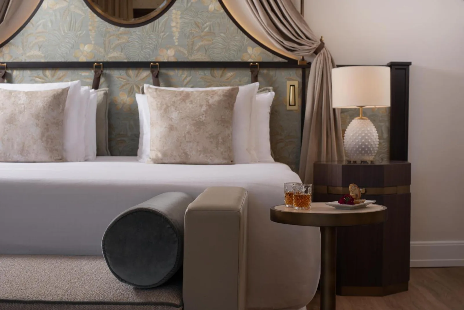 Close-up of bed in a room at Porta Rossa Hotel Firenze, Colbert Collection in Florence