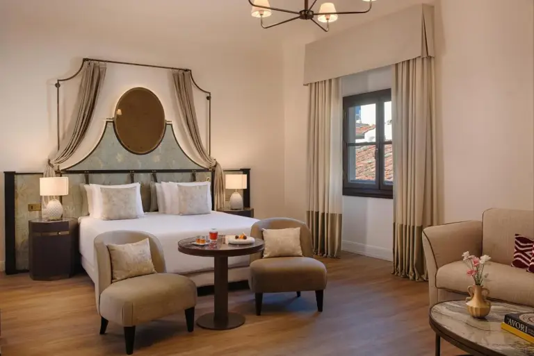 Deluxe room at Porta Rossa Hotel Firenze, Colbert Collection in Florence