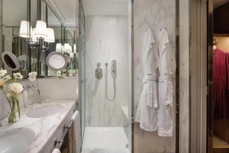 Portrait Firenze - Lungarno Collection modern bathroom