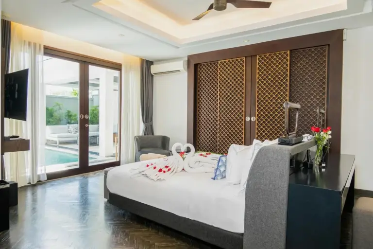 Acogedor interior de dormitorio en Prasana Villas Uluwatu