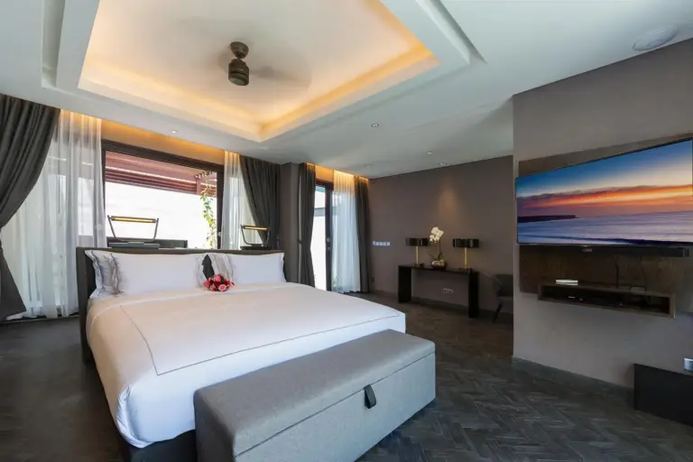 Diseño de dormitorio moderno en Prasana Villas Uluwatu