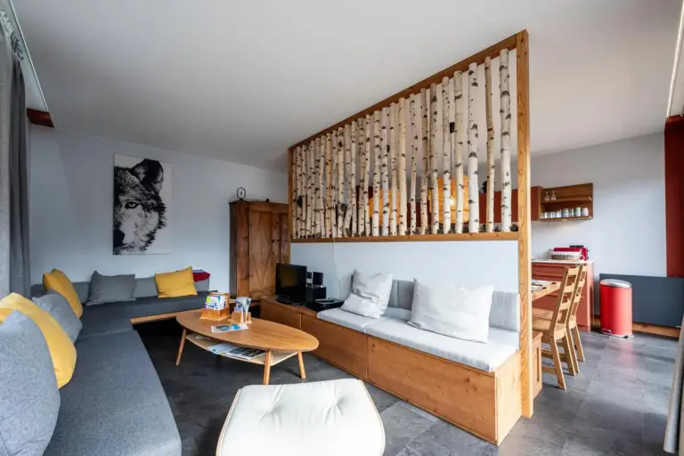 Descripción del espacio habitable en el hotel Près du Mélèze en Courchevel