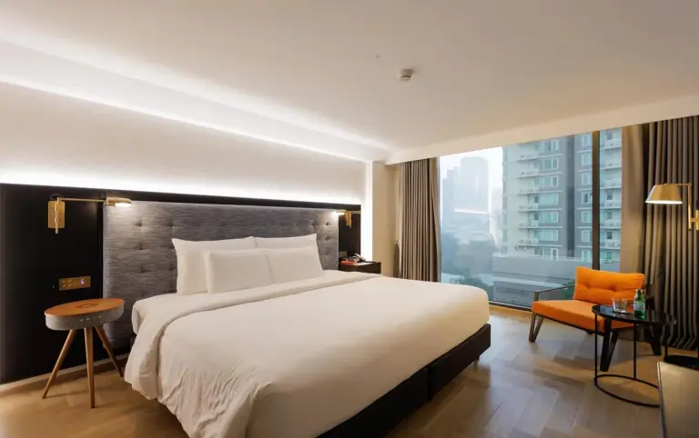 Comfortable king bed room at Public House Bangkok